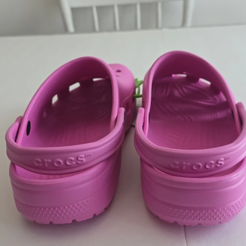 NWT Crocs Classic Pink Adult Size 13